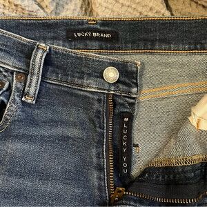 4/$20 Lucky brand jeans 30 w 30 L